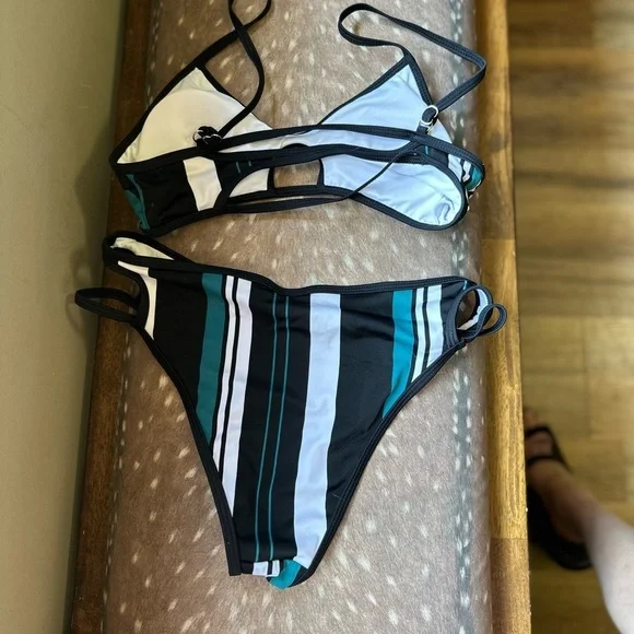 DONATED Cupshe Bikini - Picture 3 of 3